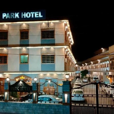 Park Hotel Gilgit Bagian luar foto