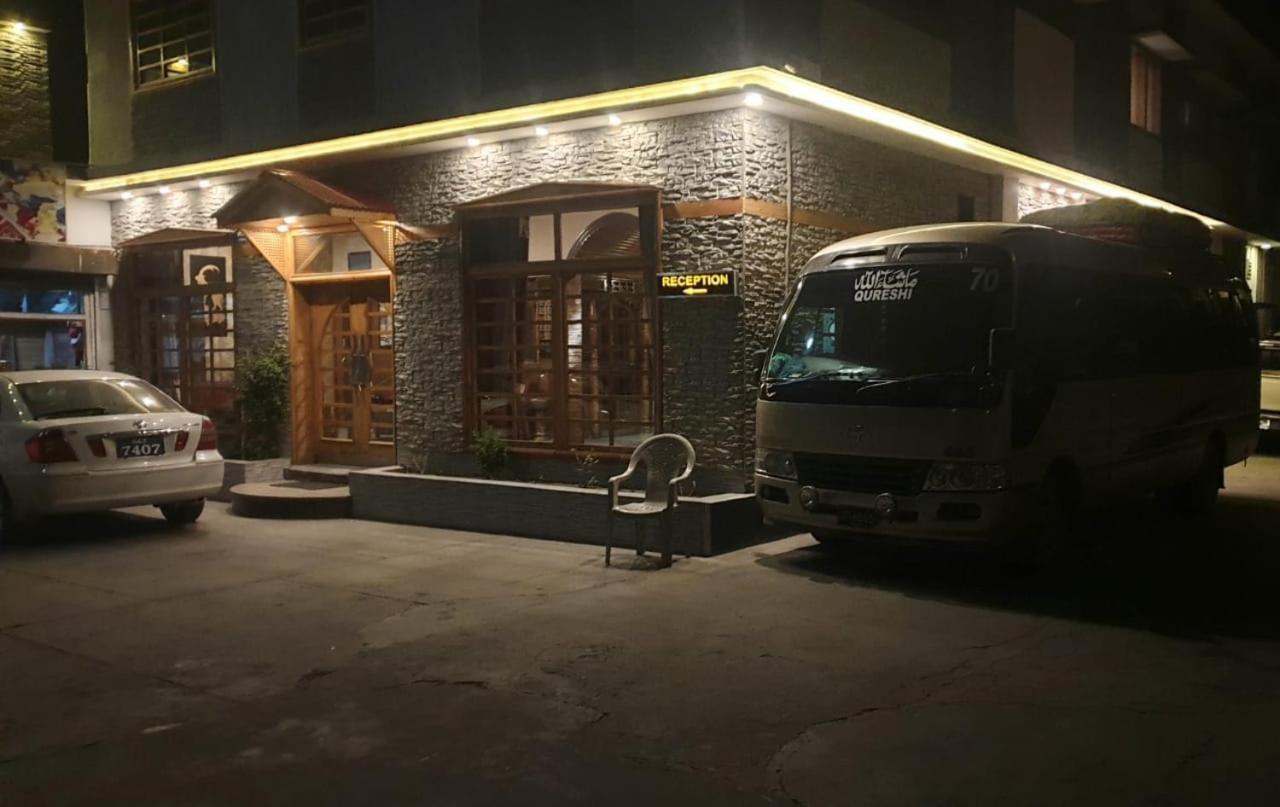 Park Hotel Gilgit Bagian luar foto