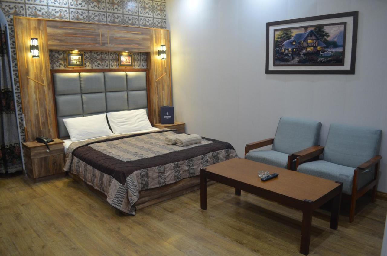 Park Hotel Gilgit Bagian luar foto