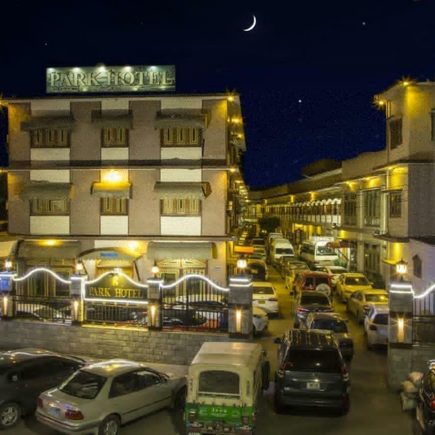 Park Hotel Gilgit Bagian luar foto